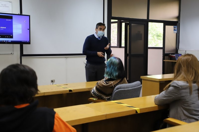Foto 7 de 8: Rector Mena se reúne con dirigentes estudiantiles en el marco de la Semana Aniversario