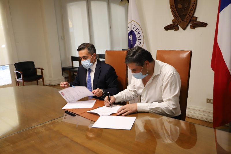 Foto 5 de 6: Escuela de Arquitectura de la UGM firmó convenio con empresas europeas que beneficiará a estudiantes con becas y pasantías