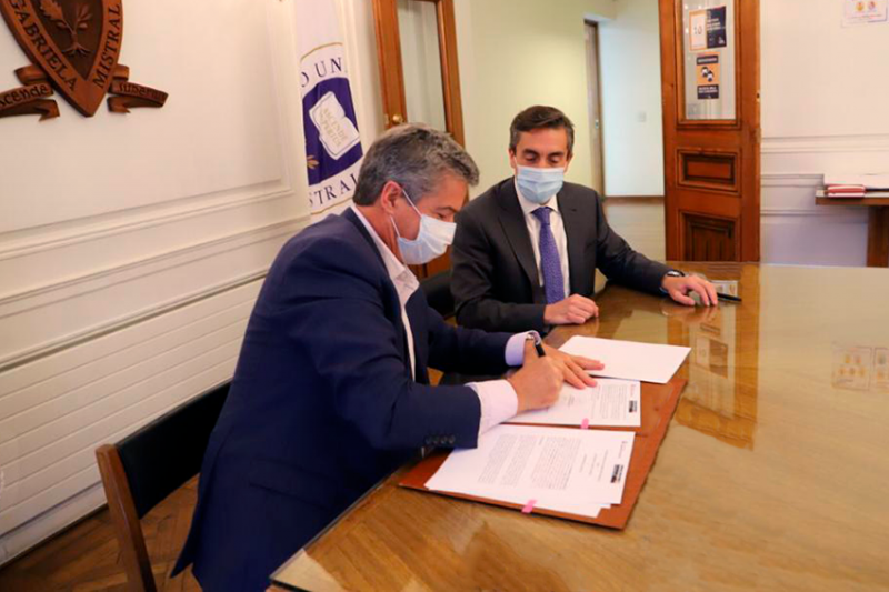 Foto 5 de 7: Escuela de Arquitectura, Diseño y Artes Digitales firmó su segundo convenio colaborativo con empresas europeas