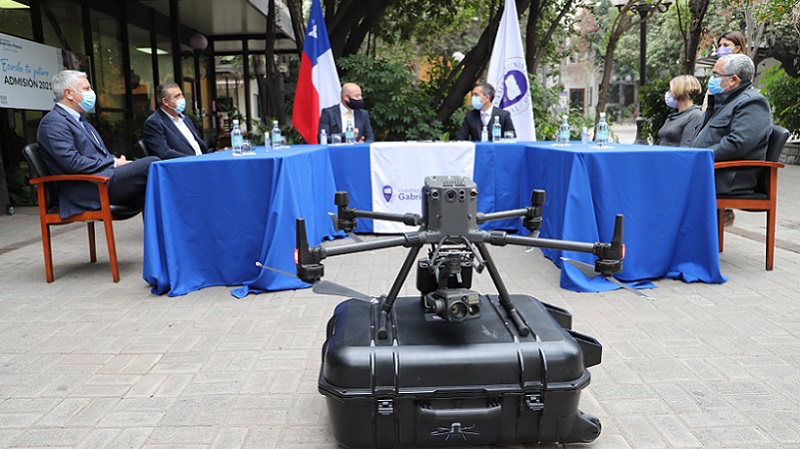 Foto 1 de 10: Universidad Gabriela Mistral firmó convenio de colaboración con Thags Aeronautics para crear Diplomado en Aeronaves no Tripuladas