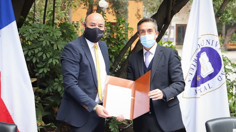 Foto 4 de 10: Universidad Gabriela Mistral firmó convenio de colaboración con Thags Aeronautics para crear Diplomado en Aeronaves no Tripuladas