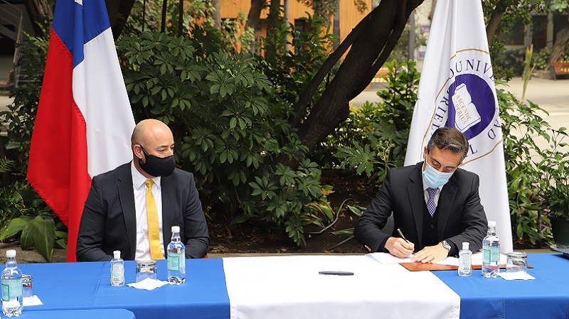 Foto 3 de 10: Universidad Gabriela Mistral firmó convenio de colaboración con Thags Aeronautics para crear Diplomado en Aeronaves no Tripuladas