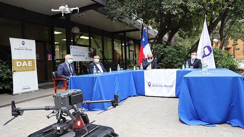 Foto 5 de 10: Universidad Gabriela Mistral firmó convenio de colaboración con Thags Aeronautics para crear Diplomado en Aeronaves no Tripuladas