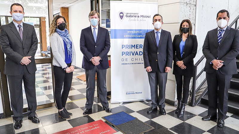 Foto 3 de 8: Cristián Florence: “La Universidad me entregó una formación integral y en valores, fundamental para cualquier carrera”