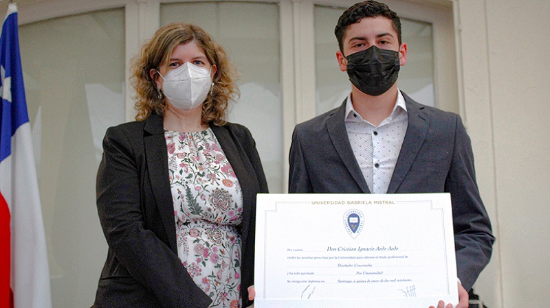 Foto 6 de 17: UGM realizó ceremonias de titulación para sus egresados y titulados