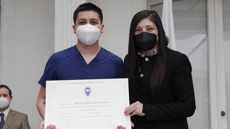 Foto 18 de 99: Galería de fotos Ceremonia de Titulación: Escuela de Ciencias de la Salud (primera ceremonia 09.30 horas)