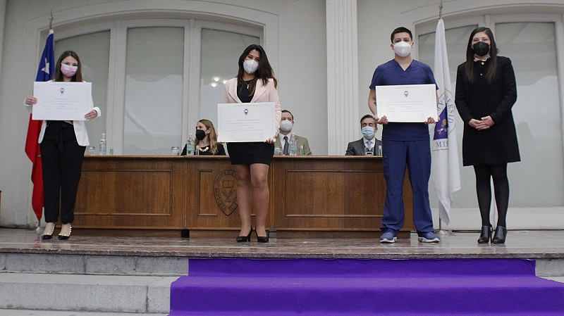 Foto 20 de 99: Galería de fotos Ceremonia de Titulación: Escuela de Ciencias de la Salud (primera ceremonia 09.30 horas)