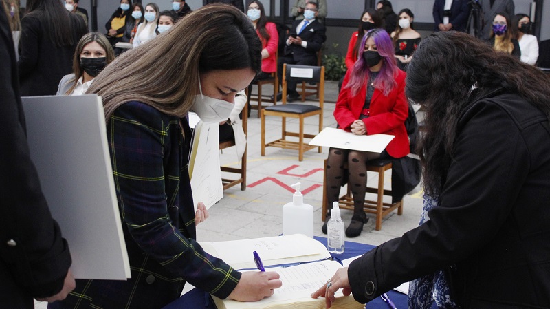 Foto 52 de 99: Galería de fotos Ceremonia de Titulación: Escuela de Ciencias de la Salud (primera ceremonia 09.30 horas)