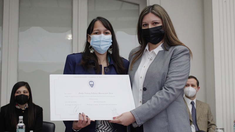 Foto 64 de 99: Galería de fotos Ceremonia de Titulación: Escuela de Ciencias de la Salud (primera ceremonia 09.30 horas)