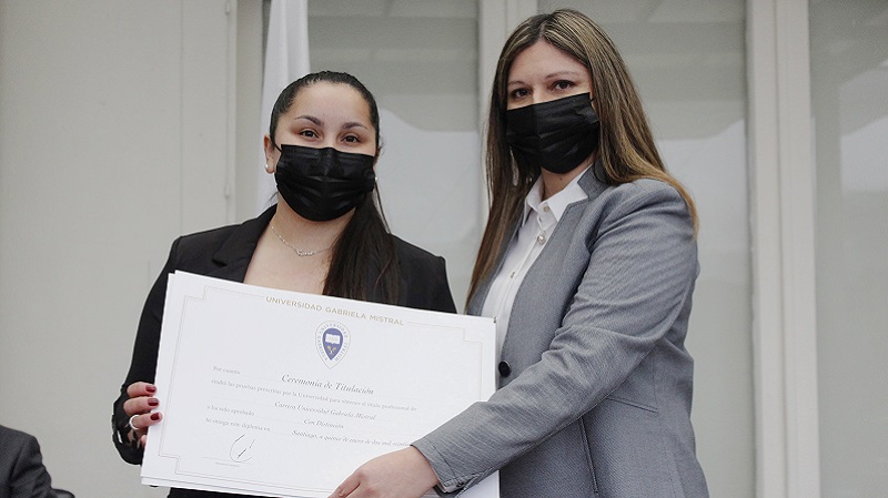 Foto 70 de 99: Galería de fotos Ceremonia de Titulación: Escuela de Ciencias de la Salud (primera ceremonia 09.30 horas)