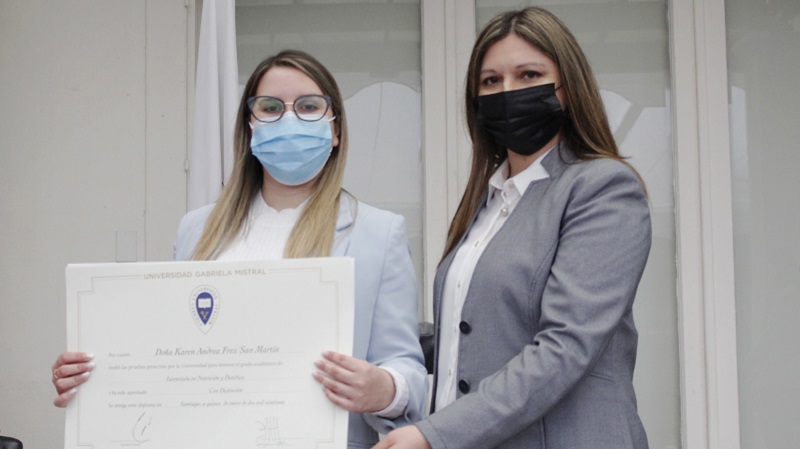 Foto 79 de 99: Galería de fotos Ceremonia de Titulación: Escuela de Ciencias de la Salud (primera ceremonia 09.30 horas)