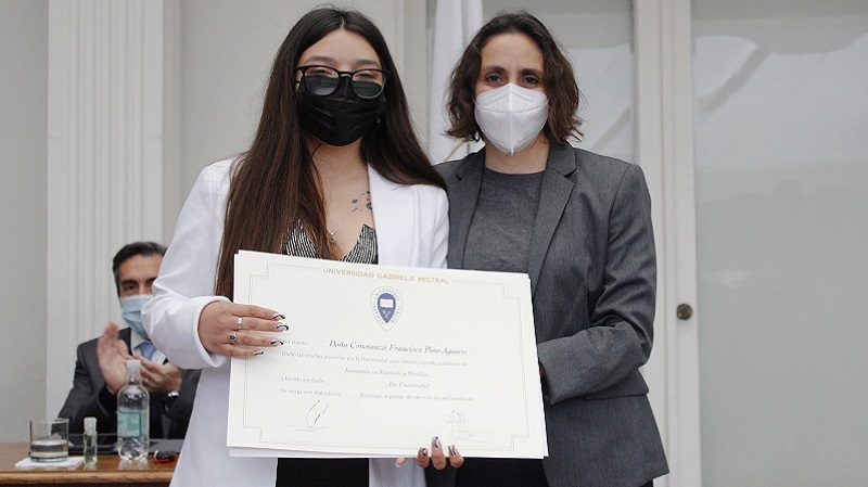 Foto 89 de 99: Galería de fotos Ceremonia de Titulación: Escuela de Ciencias de la Salud (primera ceremonia 09.30 horas)