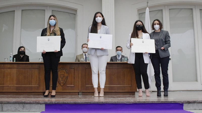 Foto 91 de 99: Galería de fotos Ceremonia de Titulación: Escuela de Ciencias de la Salud (primera ceremonia 09.30 horas)