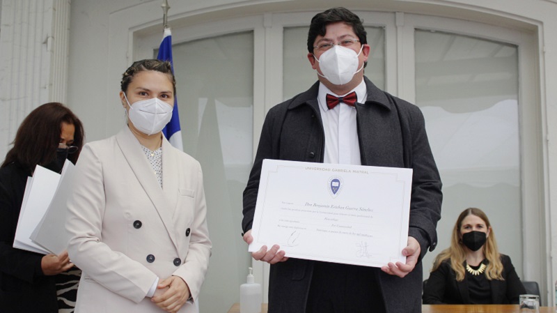 Foto 12 de 81: Galería de fotos Ceremonia de Titulación: Escuela de Ciencias de la Salud (segunda ceremonia 12.30 horas)