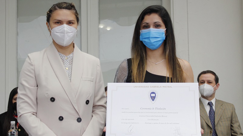 Foto 18 de 81: Galería de fotos Ceremonia de Titulación: Escuela de Ciencias de la Salud (segunda ceremonia 12.30 horas)