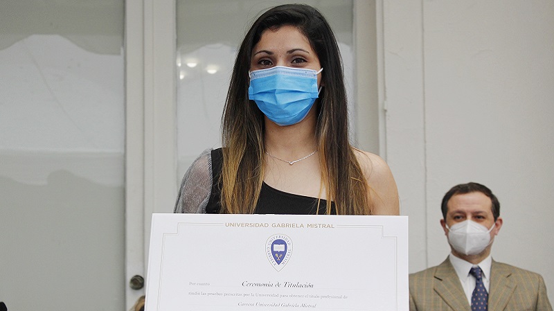 Foto 19 de 81: Galería de fotos Ceremonia de Titulación: Escuela de Ciencias de la Salud (segunda ceremonia 12.30 horas)