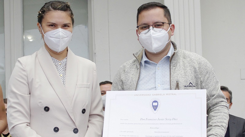 Foto 20 de 81: Galería de fotos Ceremonia de Titulación: Escuela de Ciencias de la Salud (segunda ceremonia 12.30 horas)