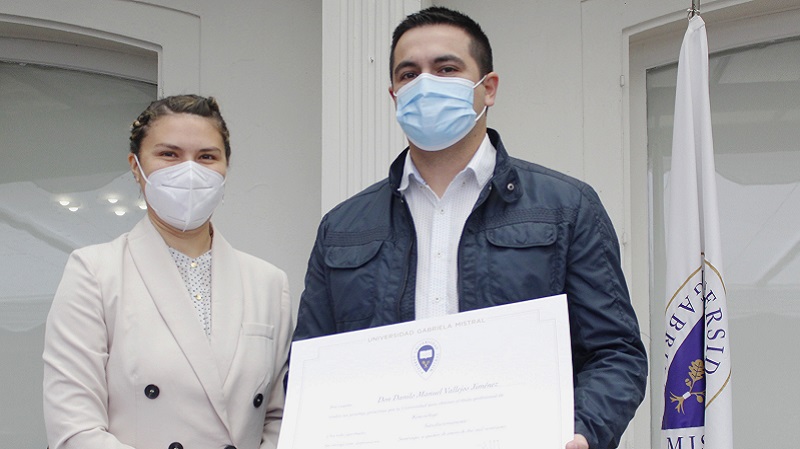 Foto 22 de 81: Galería de fotos Ceremonia de Titulación: Escuela de Ciencias de la Salud (segunda ceremonia 12.30 horas)