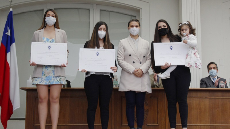 Foto 32 de 81: Galería de fotos Ceremonia de Titulación: Escuela de Ciencias de la Salud (segunda ceremonia 12.30 horas)
