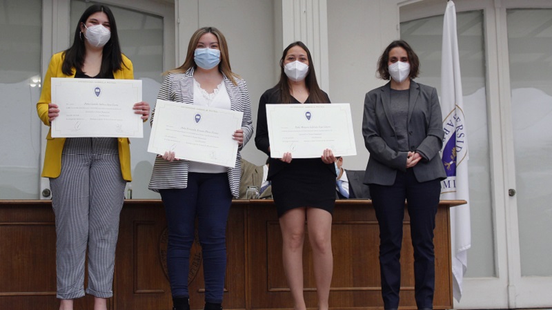 Foto 70 de 81: Galería de fotos Ceremonia de Titulación: Escuela de Ciencias de la Salud (segunda ceremonia 12.30 horas)