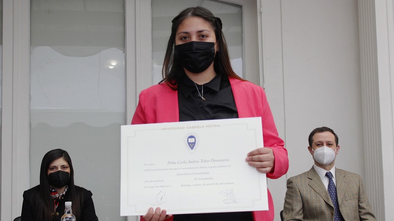 Foto 74 de 81: Galería de fotos Ceremonia de Titulación: Escuela de Ciencias de la Salud (segunda ceremonia 12.30 horas)