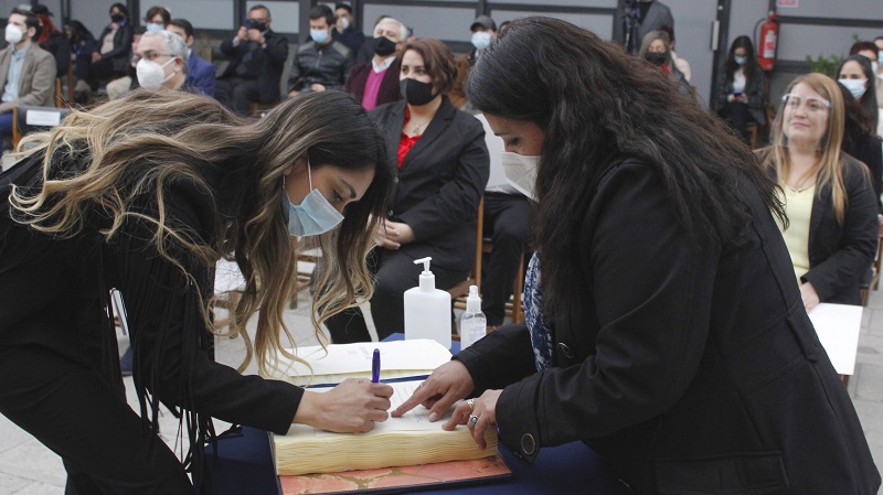 Foto 42 de 93: Galería de fotos Ceremonia de Titulación: Escuela de Negocios y Tecnología