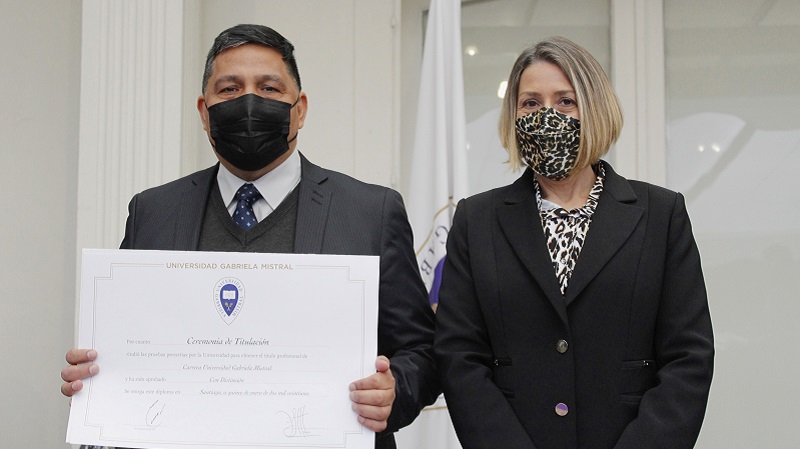 Foto 58 de 93: Galería de fotos Ceremonia de Titulación: Escuela de Negocios y Tecnología