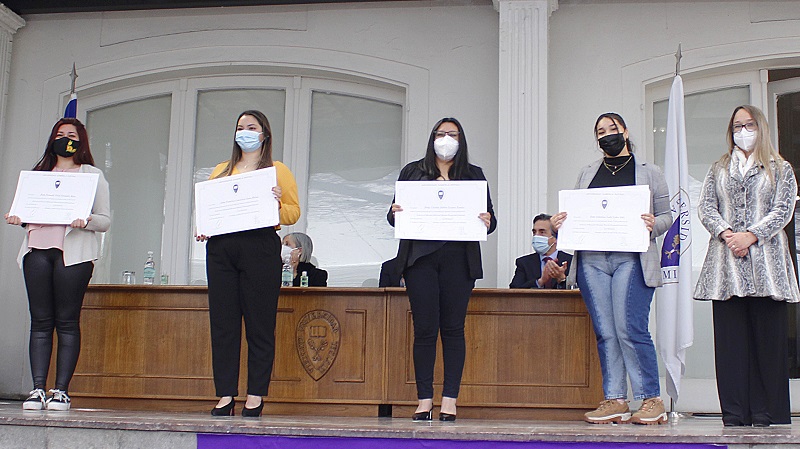 Foto 62 de 96: Galería de fotos Ceremonia de Titulación Escuela de Educación