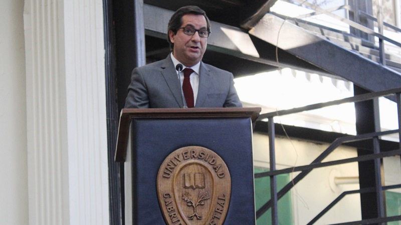 Foto 4 de 100: Galería de fotos Ceremonia de Titulación: Escuela de Ciencias Sociales y Humanidades y Escuela de Arquitectura, Diseño y Artes Digitales