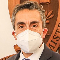 Imagen de la noticia: Universidad Gabriela Mistral entregó medalla “40 Años UGM” a su egresado de Ingeniería Comercial, Juan Carlos Spencer