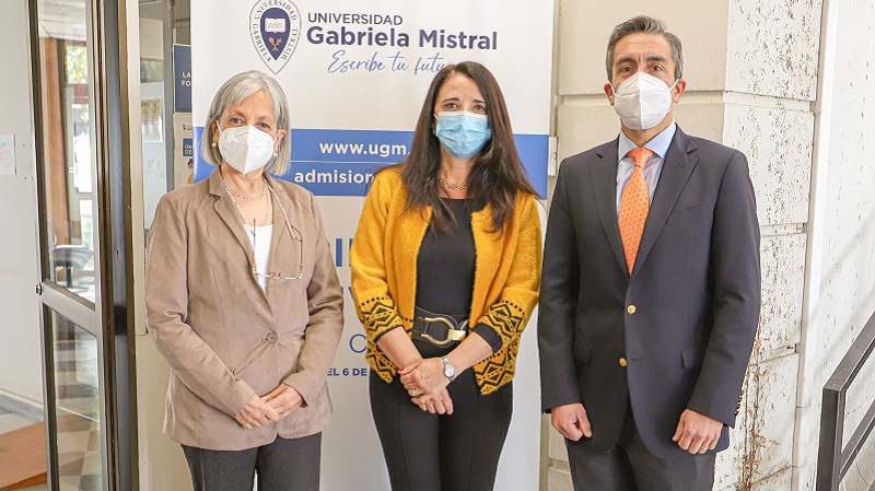 Foto 5 de 9: Verónica Latuf: “La psicología trabaja con el alma de las personas, lo que implica una gran responsabilidad a nivel social”