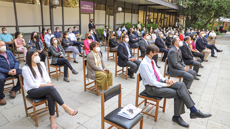 Foto 3 de 9: Rector Sergio Mena realizó la Cuenta del Rector del período 2020-2021