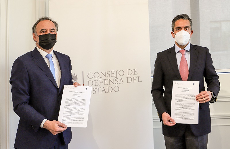 Imagen de la noticia: U. Gabriela Mistral firmó convenio de colaboración con el Consejo de Defensa del Estado (CDE)