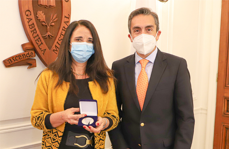 Imagen de la noticia: Verónica Latuf: “La psicología trabaja con el alma de las personas, lo que implica una gran responsabilidad a nivel social”