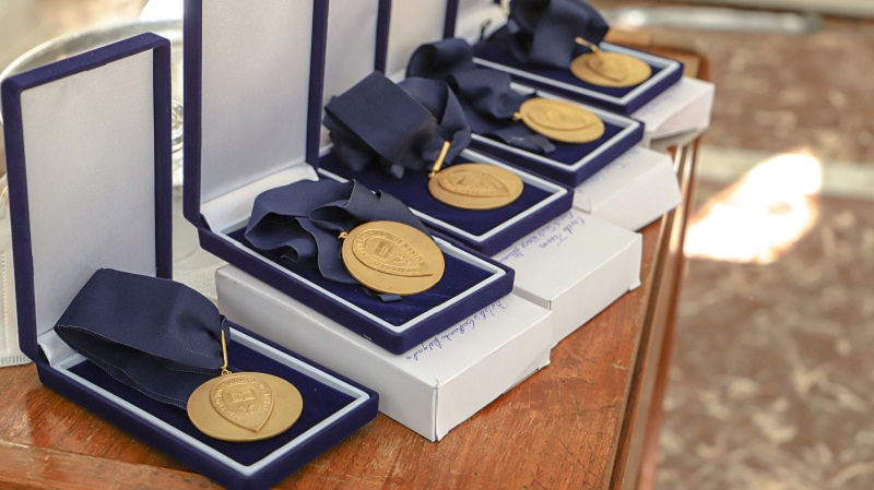 Foto 1 de 21: UGM realizó ceremonia de entrega del Premio a la Excelencia Académica