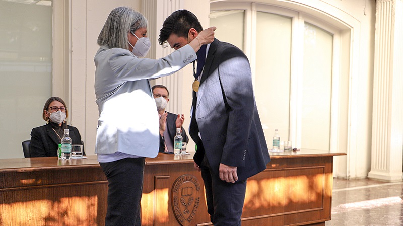 Foto 8 de 21: UGM realizó ceremonia de entrega del Premio a la Excelencia Académica