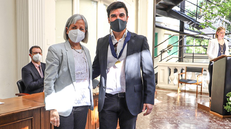 Foto 9 de 21: UGM realizó ceremonia de entrega del Premio a la Excelencia Académica