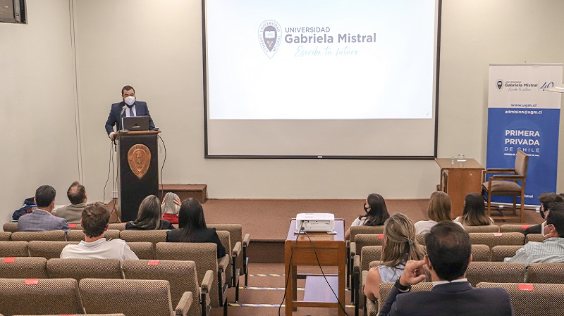 Foto 1 de 10: Universidad Gabriela Mistral premió a ganadores del concurso de Ensayos Mistralinos