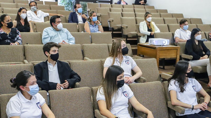 Foto 2 de 10: Universidad Gabriela Mistral premió a ganadores del concurso de Ensayos Mistralinos