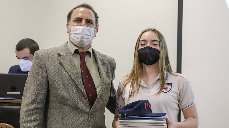 Foto 5 de 10: Universidad Gabriela Mistral premió a ganadores del concurso de Ensayos Mistralinos