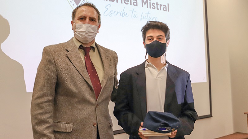 Foto 7 de 10: Universidad Gabriela Mistral premió a ganadores del concurso de Ensayos Mistralinos