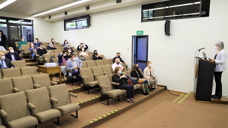 Foto 6 de 13: Representante de la Agencia Nacional de Investigación y Desarrollo (ANID) se reunió con académicos UGM