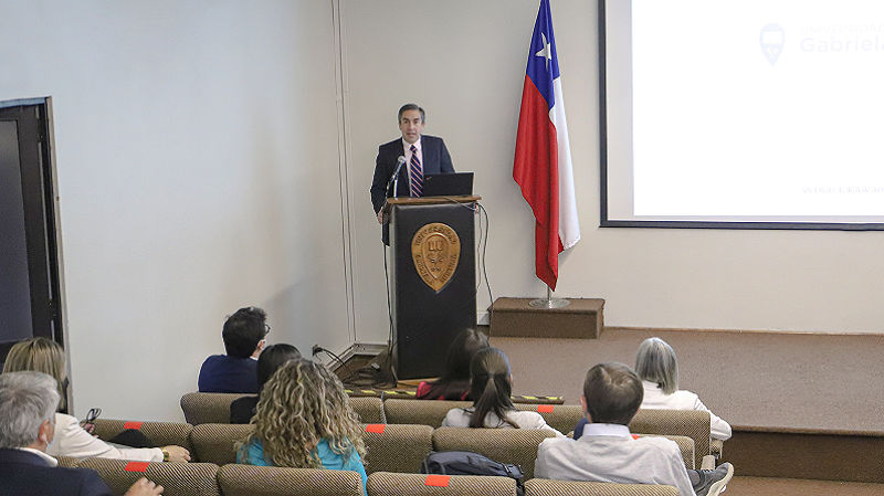 Foto 6 de 28: U. Gabriela Mistral realizó Claustro Académico 2021 para reflexionar sobre los aportes de la Investigación y la Vinculación con el Medio a la docencia