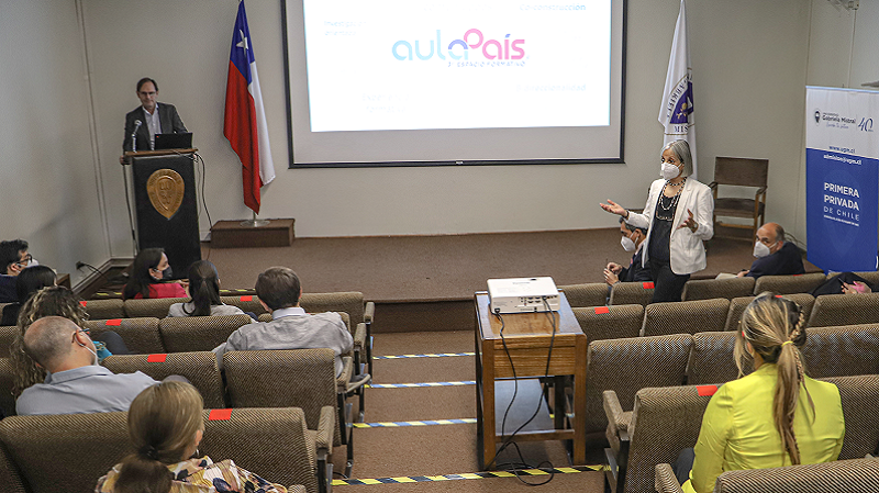 Imagen de la noticia: U. Gabriela Mistral realizó Claustro Académico 2021 para reflexionar sobre los aportes de la Investigación y la Vinculación con el Medio a la docencia