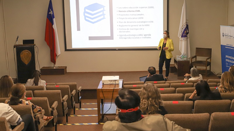 Foto 15 de 28: U. Gabriela Mistral realizó Claustro Académico 2021 para reflexionar sobre los aportes de la Investigación y la Vinculación con el Medio a la docencia