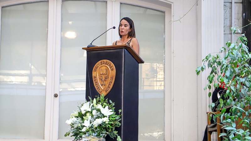 Foto 10 de 31: Universidad Gabriela Mistral realizó ceremonia de titulación de sus programas de postgrado