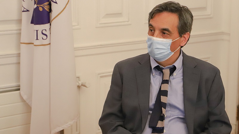 Foto 5 de 6: Doctor en Filosofía Eugenio Yáñez recibió la medalla “40 Años UGM”