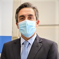 Imagen de la noticia: Doctor en Filosofía Eugenio Yáñez recibió la medalla “40 Años UGM”