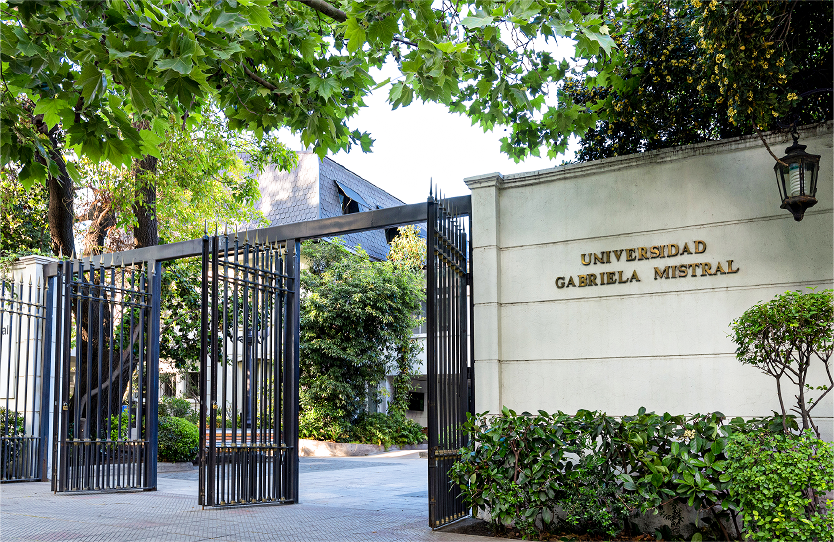 Imagen de la noticia: Universidad Gabriela Mistral fue acreditada por 3 años