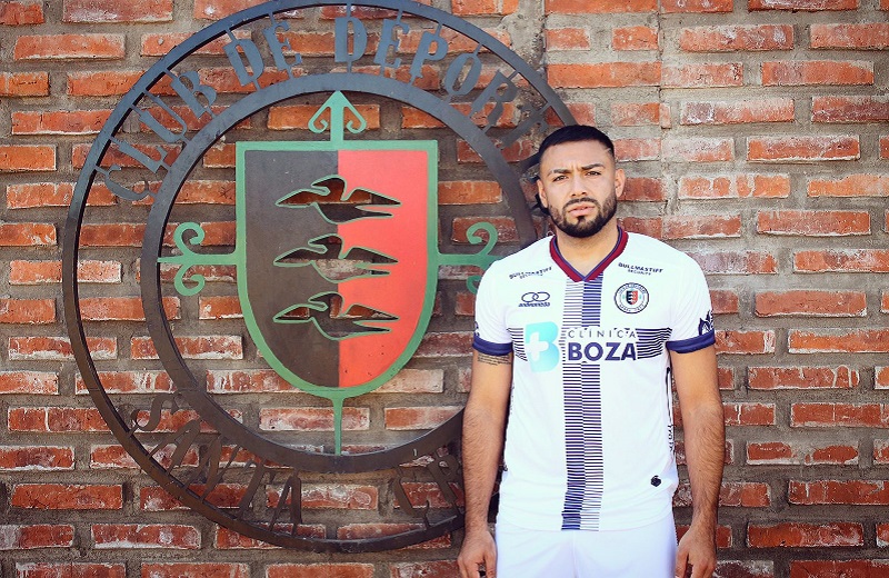 Imagen de la noticia: Leonardo Espinoza, futbolista y estudiante de Ingeniería en Administración de Empresas Advance UGM: “Estoy muy agradecido de la U. Gabriela Mistral”